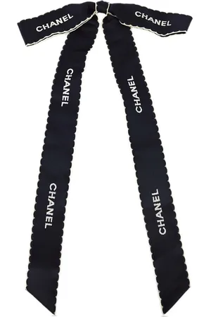 CHANEL Satin-sløjfe med broderet logo fra 1990-2000