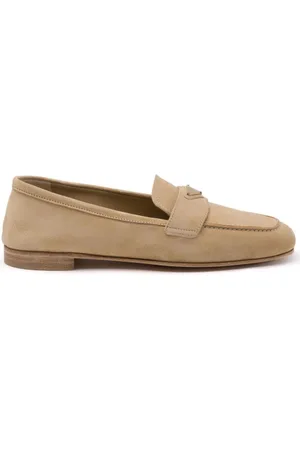 Prada Loafers i ruskind med trekantet logo