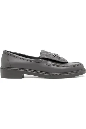 CHANEL Diamant-quiltede loafers med CC-drejelås