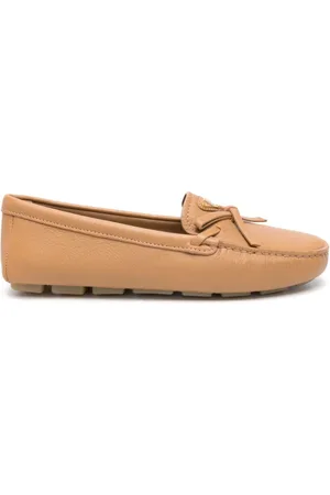 Prada Loafers i læder med trekantet logo