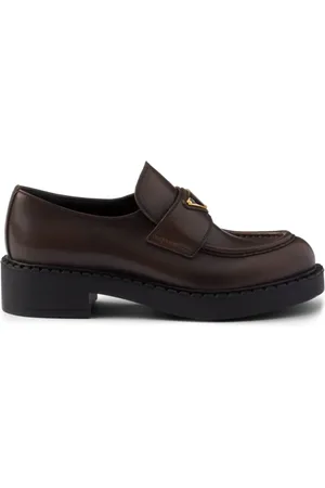 Prada Loafers i læder med trekantet logo