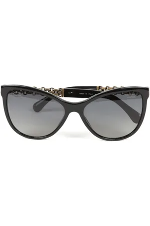 CHANEL Cat-eye-solbriller med kædedetalje fra 00