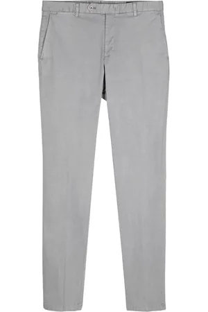 MAN ON THE BOON. Chinos med knaplukning