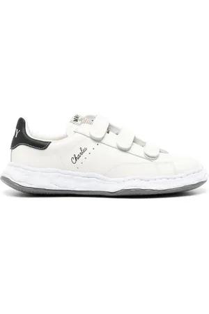 Maison Mihara Yasuhiro Charles sneakers med burrelukning