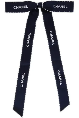 CHANEL Sløjfebroche med broderet logo fra 1990-2000
