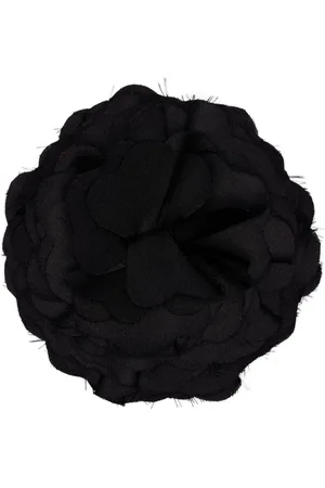MANURI New Romance blomster-broche i silke