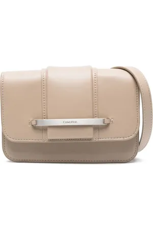 Calvin Klein Crossbody-taske i læder med logo-detalje