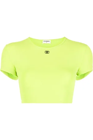 CHANEL 1995 cropped T-shirt med broderet CC-logo
