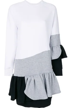 Ioana Ciolacu Kjole med frynser og colourblocking
