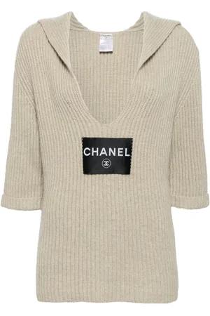 CHANEL Trøje med logo-applikation fra 2008