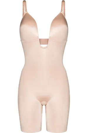 Spanx Your Fancy-bodysuit med mellemlange shorts og dyb udskæring