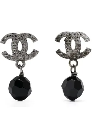 CHANEL Perleørehængere med CC-logo