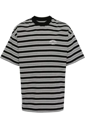 Izzue T-shirt med stribet logo