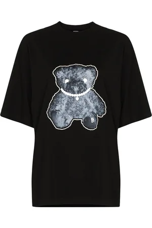 We11 Done T-shirt med perlehalskæde og bamse