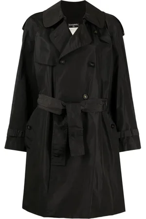 CHANEL Dobbeltradet trenchcoat med CC-knapper fra 1980