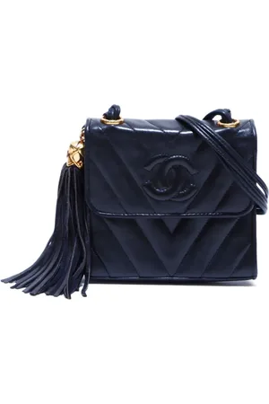 CHANEL Chevron Flap skuldertaske med CC-syning fra 1989-1991