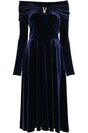 NISSA Mellemlang kjole med off-shoulder-snit