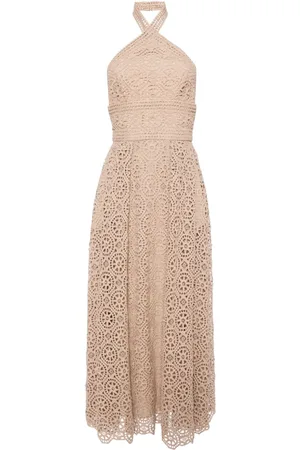 Elie saab Lang kjole i macramé med halterneck