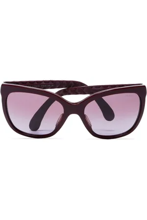 CHANEL Cat-eye solbriller med logo fra 00