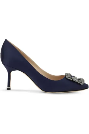 Manolo Blahnik Marineblå Hangisi 70-pumps i silkesatin med krystal-spænde