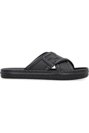 Fendi Sandaler med krydsende remme og præget logo