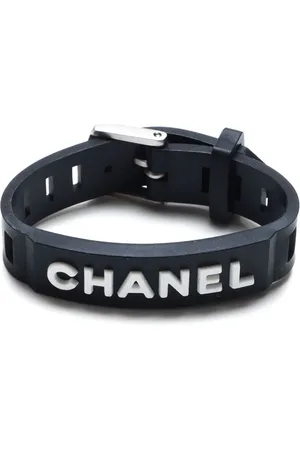 CHANEL Armbånd med logobogstaver fra 1999