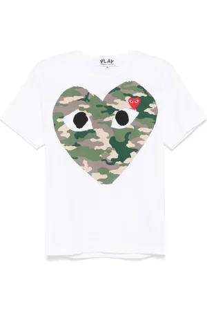 Comme des Garçons Kamuflagefarvet T-shirt med hjertetryk