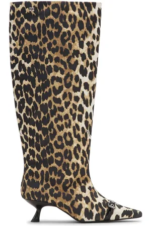 Ganni Knæhøje støvler i satin med leopardtryk