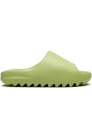 adidas Yeezy sandaler