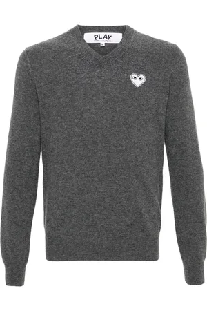 Comme des Garçons Trøje med V-hals og hjertemærke