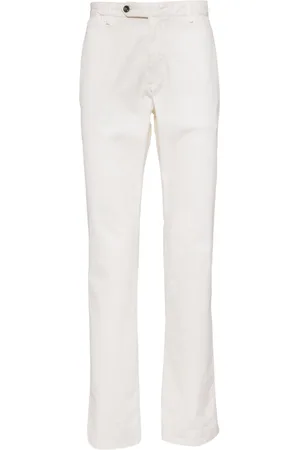 MAN ON THE BOON. Steve chinos