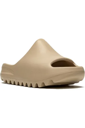 adidas Yeezy sandaler
