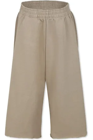 Maison Margiela Knælange shorts med elastisk talje