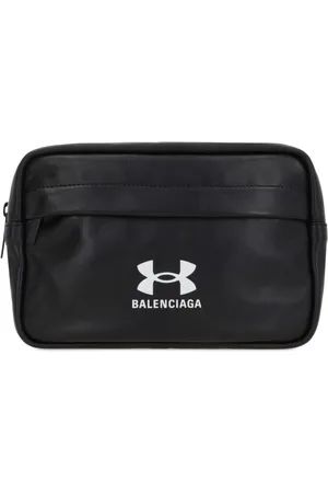 Balenciaga X Under Armour toilettaske
