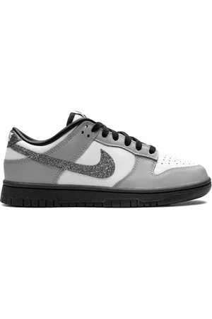 Nike Dunk Low sneakers