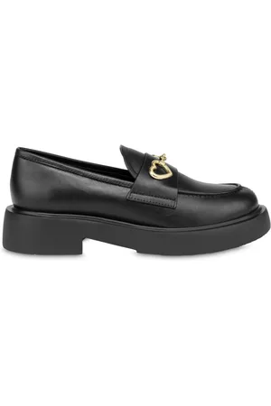 Moschino Loafers i læder med hjertevedhæng