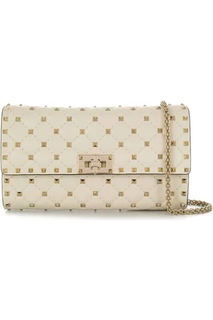 VALENTINO GARAVANI Crossbody taske med nitter i læder med guldtonet nitteudsmykninger, en diamantquiltet finish, foldover-top me...