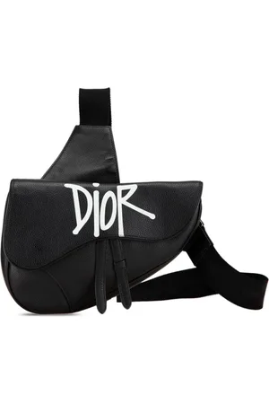 Dior Shawn Stussy crossbody-taske i grynet kalveskind fra 2020