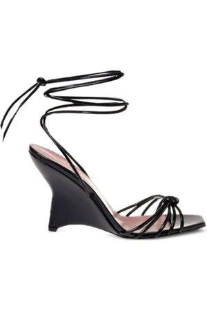 Serafini Lakerede sandaler