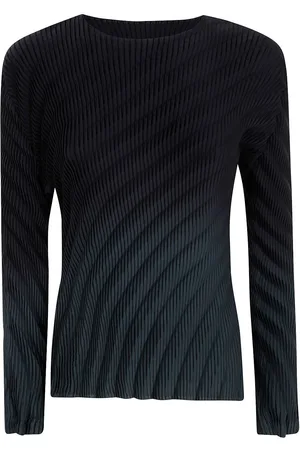 Issey Miyake Ribbet sweater