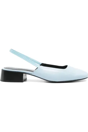 Nicole Saldanã Paz sandaler