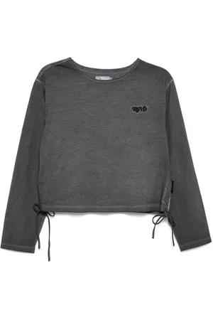 Izzue Top med broderet logo