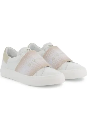 Givenchy Sneakers med logobroderi