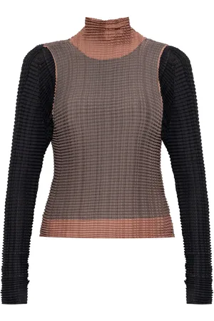 Issey Miyake T-shirt med plisseringer