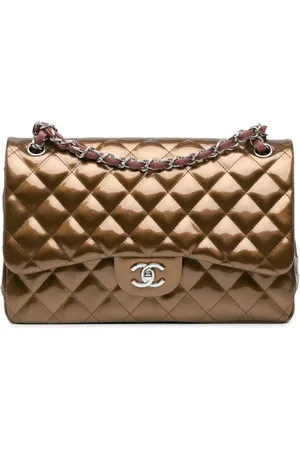 CHANEL Jumbo Classic Double Flap skuldertaske i lakeret metallisk design fra 2012-2013