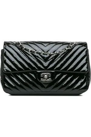 CHANEL Mellemstor klassisk chevron-lakeret skuldertaske med dobbelt flaplukning fra 2015-2016