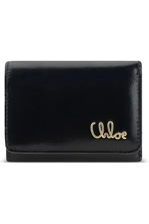 Chloé Pung med logo