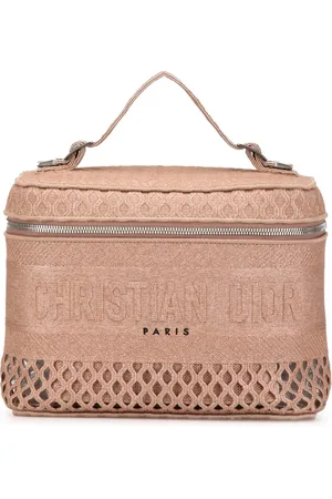 Dior DiorTravel toilettaske i mesh med broderi fra 2020