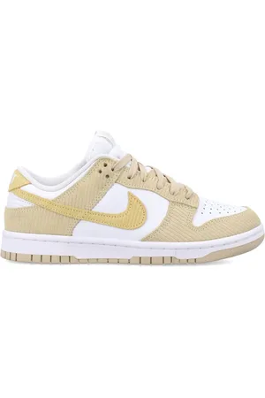 Nike Dunk Low sneakers