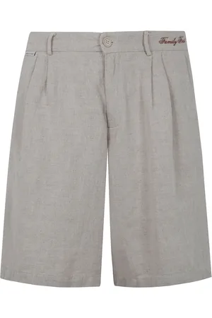 Family First Shorts med broderet logo